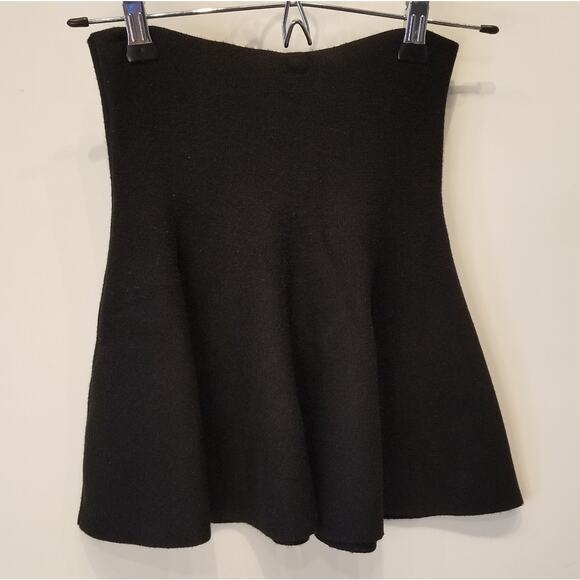 Black Skater's Skirt Stretch Knit Juniors Size XS - Picture 3 of 3